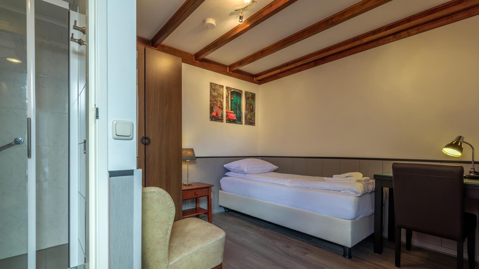Standard Single Room €60,-