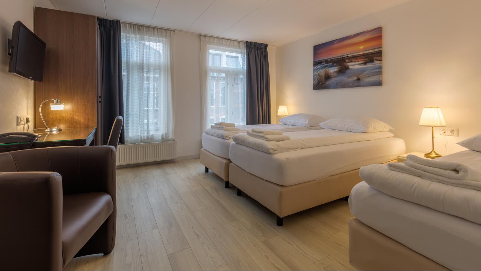 Triple room €105,-